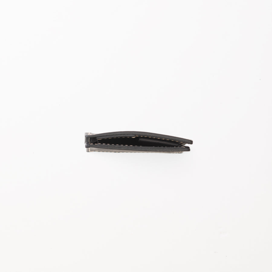 「 ⬜︎ 」/ Black